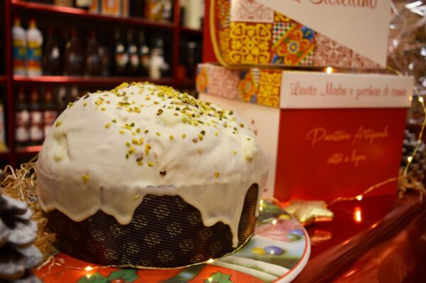 immagine raffigurante un panettone al pistacchio